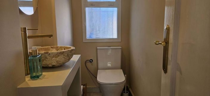 Image No.19-2 Bed Townhouse for sale