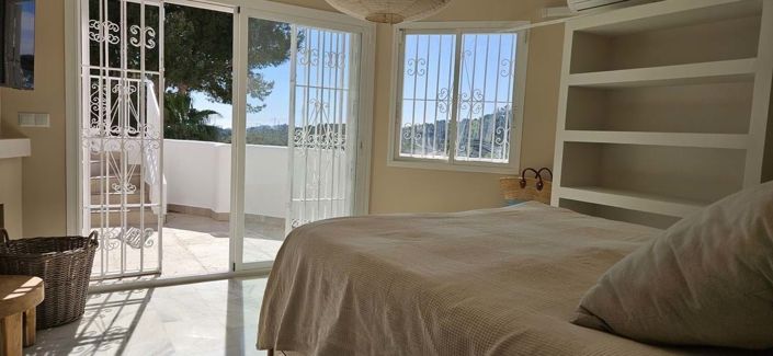 Image No.22-2 Bed Townhouse for sale