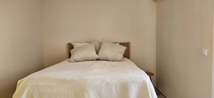 Image No.29-2 Bed Townhouse for sale