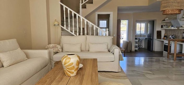 Image No.6-2 Bed Townhouse for sale