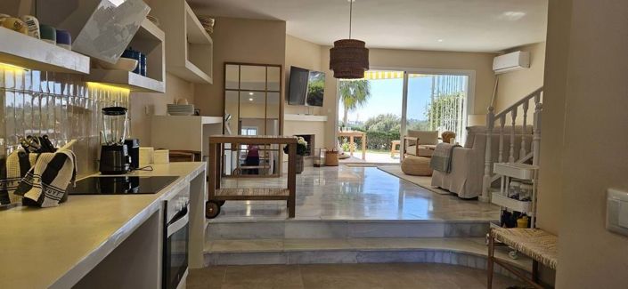 Image No.9-2 Bed Townhouse for sale