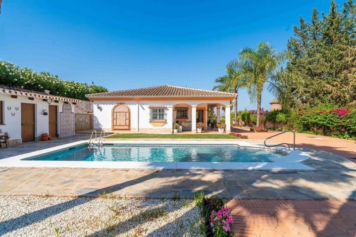 Image No.2-4 Bed Villa for sale