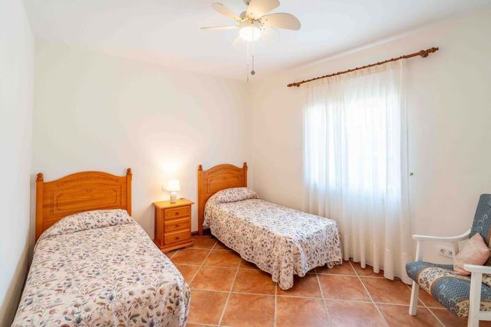 Image No.37-4 Bed Villa for sale