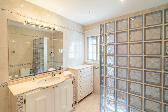 Image No.39-4 Bed Villa for sale