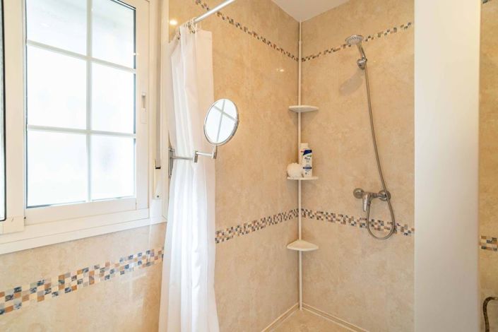 Image No.40-4 Bed Villa for sale