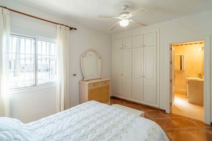 Image No.45-4 Bed Villa for sale