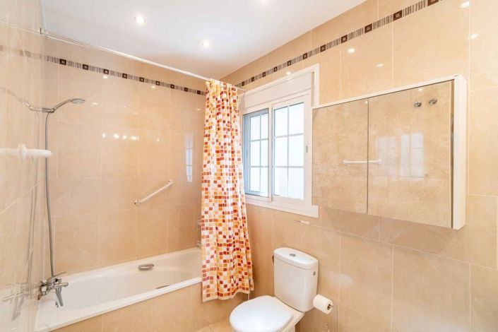 Image No.7-4 Bed Villa for sale