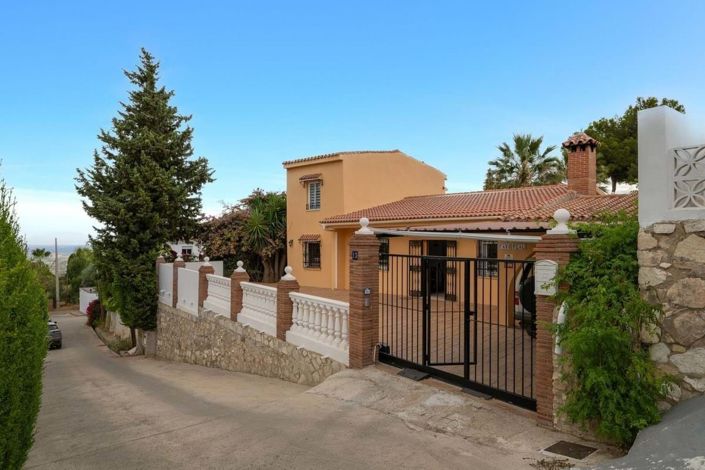 Image No.4-4 Bed Villa for sale