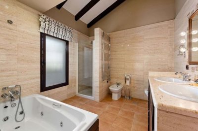 1447-662993-78d1f4f8b6655591b02d22fabb36a692d