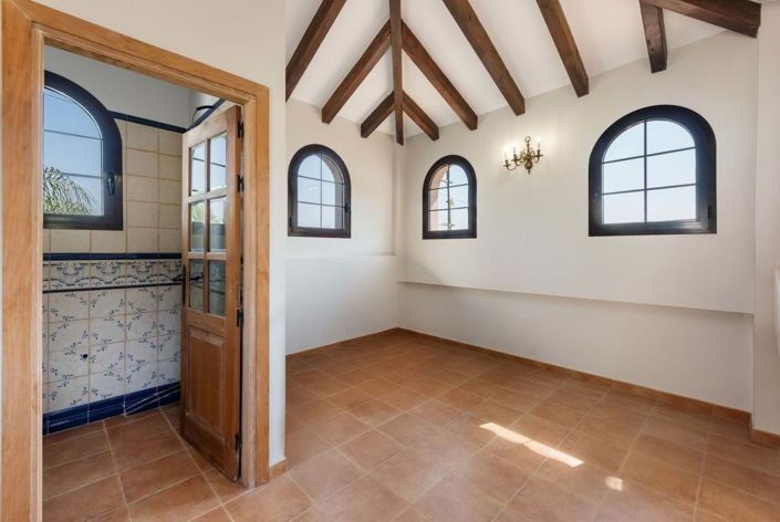 Image No.25-4 Bed Villa for sale