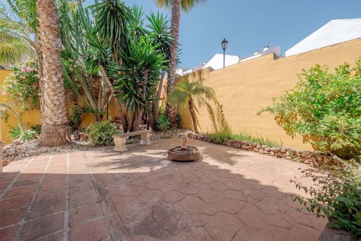 Image No.40-5 Bed Villa for sale