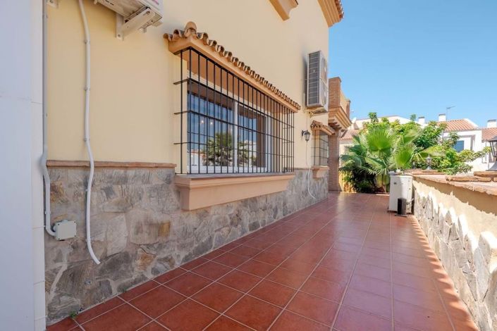 Image No.41-5 Bed Villa for sale