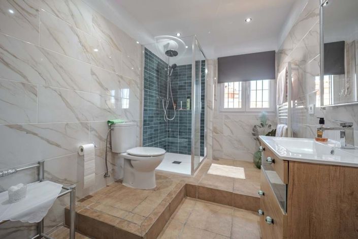 Image No.6-5 Bed Villa for sale