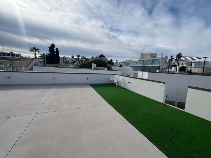 Image No.18-3 Bed Villa for sale