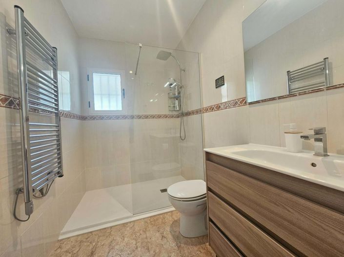 Image No.12-3 Bed Villa for sale