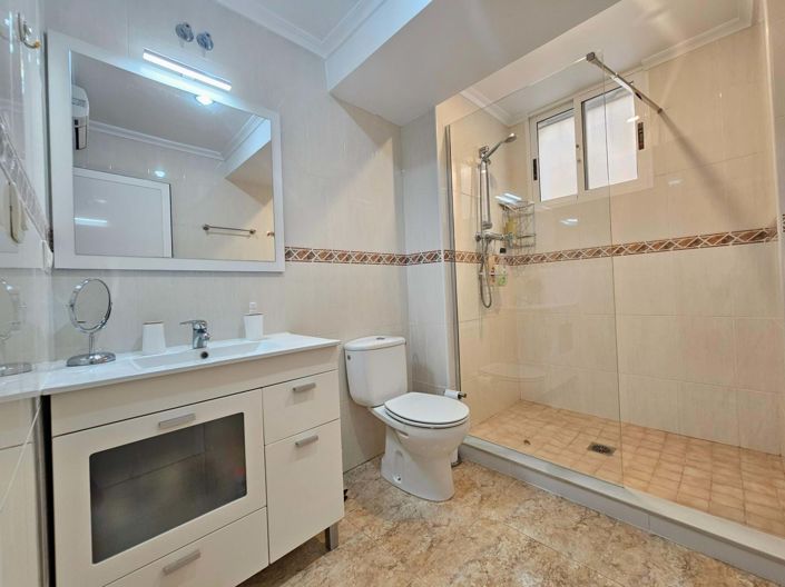 Image No.18-3 Bed Villa for sale