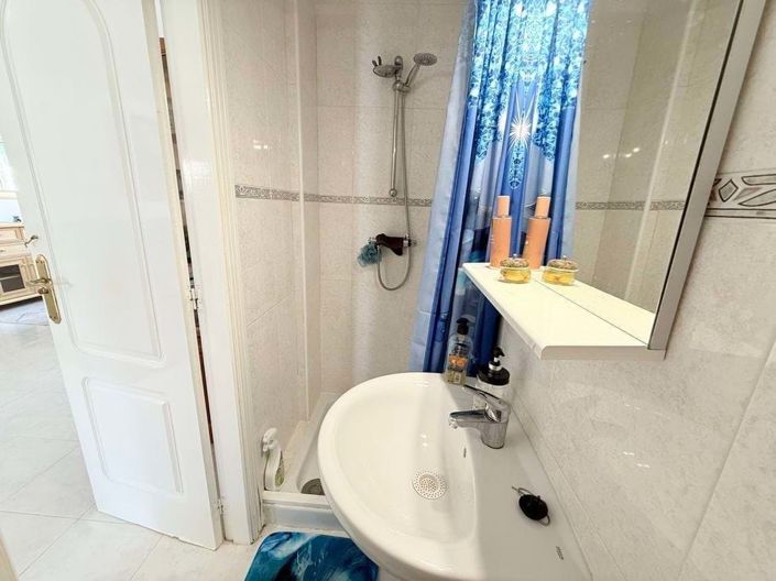 Image No.10-2 Bed Townhouse for sale