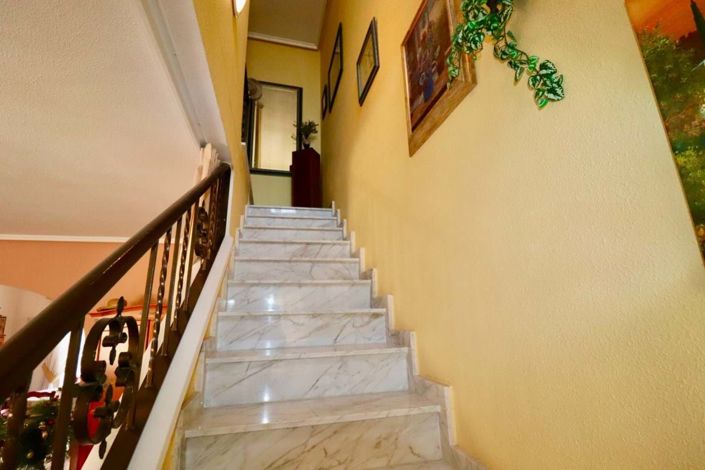 Image No.14-3 Bed Townhouse for sale