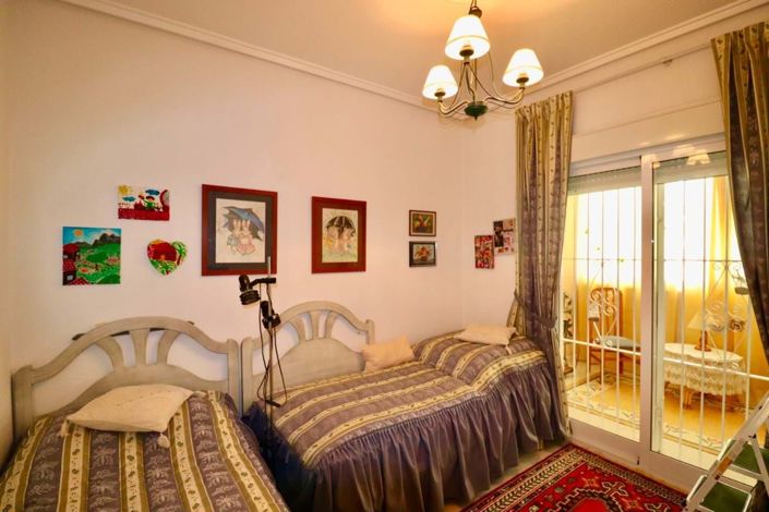 Image No.18-3 Bed Townhouse for sale