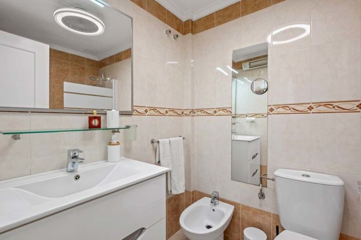 Image No.18-5 Bed Villa for sale