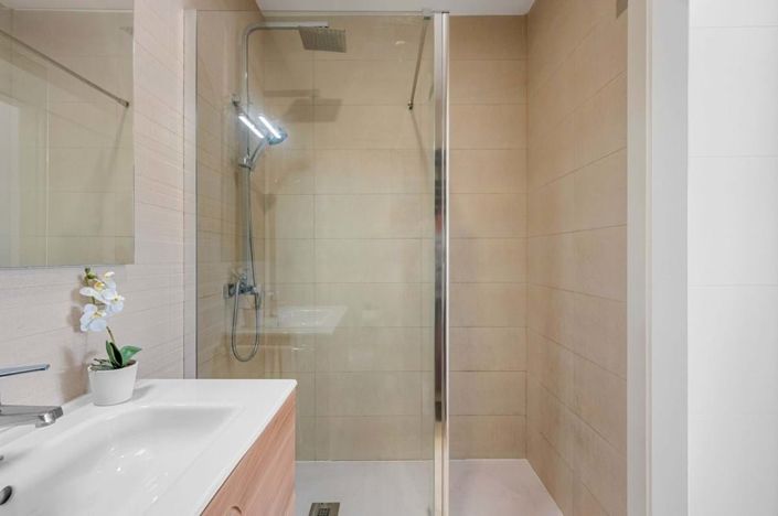 Image No.13-3 Bed Semi-Detached for sale