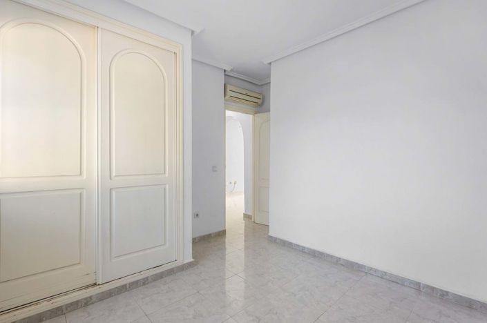 Image No.25-4 Bed Villa for sale