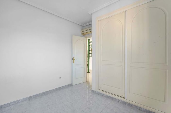 Image No.28-4 Bed Villa for sale