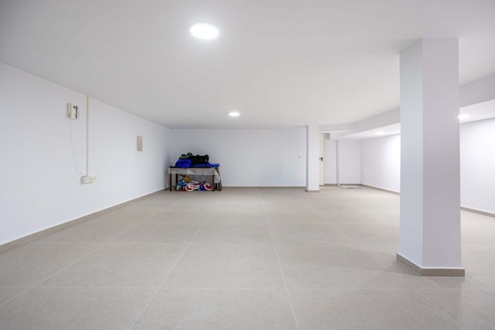 Image No.29-4 Bed Villa for sale