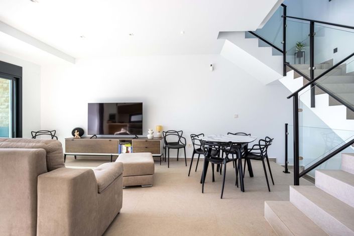 Image No.10-4 Bed Villa for sale