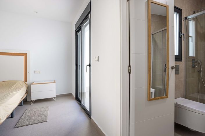 Image No.20-4 Bed Villa for sale