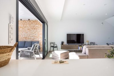 1447-663231-78d1f4f8b6655591b02d22fabb36a692d