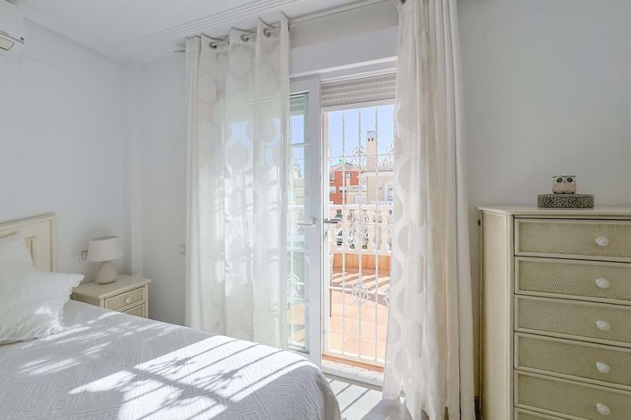 Image No.30-Villa de 4 chambres à vendre à Orihuela Costa