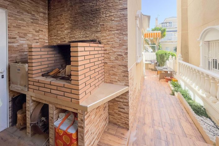 Image No.7-Villa de 4 chambres à vendre à Orihuela Costa