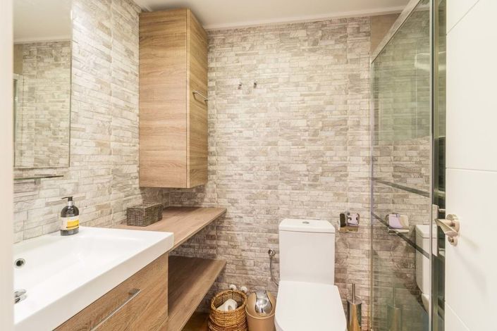 Image No.16-2 Bed Townhouse for sale