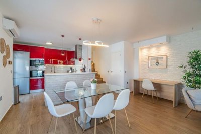 1447-663232-78d1f4f8b6655591b02d22fabb36a692d