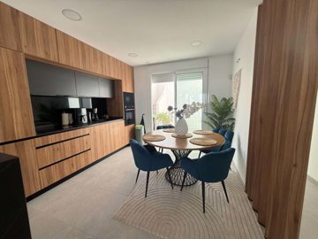 1447-663234-78d1f4f8b6655591b02d22fabb36a692d