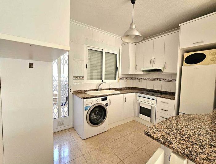 Image No.11-3 Bed Townhouse for sale