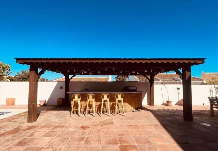 Image No.3-4 Bed Villa for sale