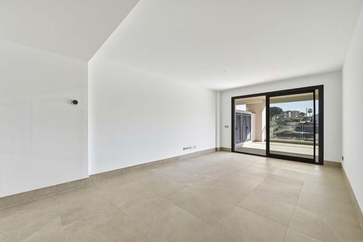 Image No.25-3 Bed Apartment for sale