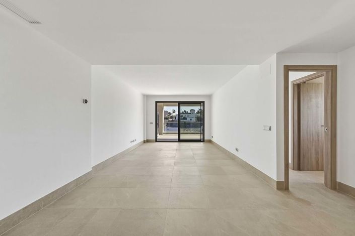 Image No.27-3 Bed Apartment for sale