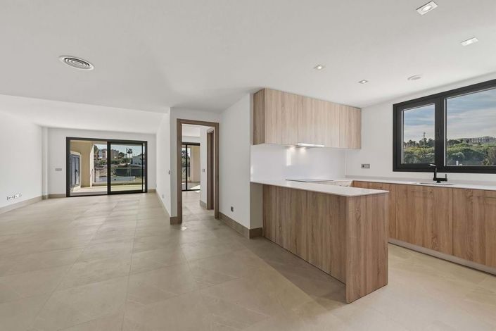 Image No.38-3 Bed Apartment for sale