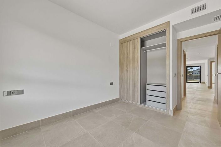 Image No.58-3 Bed Apartment for sale