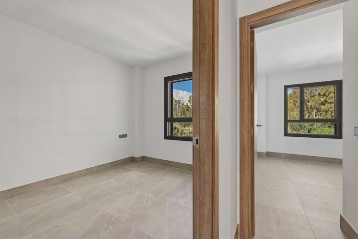 Image No.60-3 Bed Apartment for sale