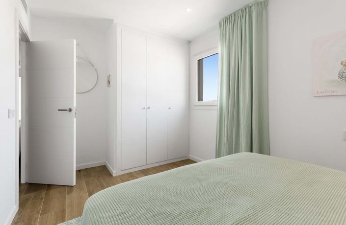 Image No.24-3 Bed Semi-Detached for sale