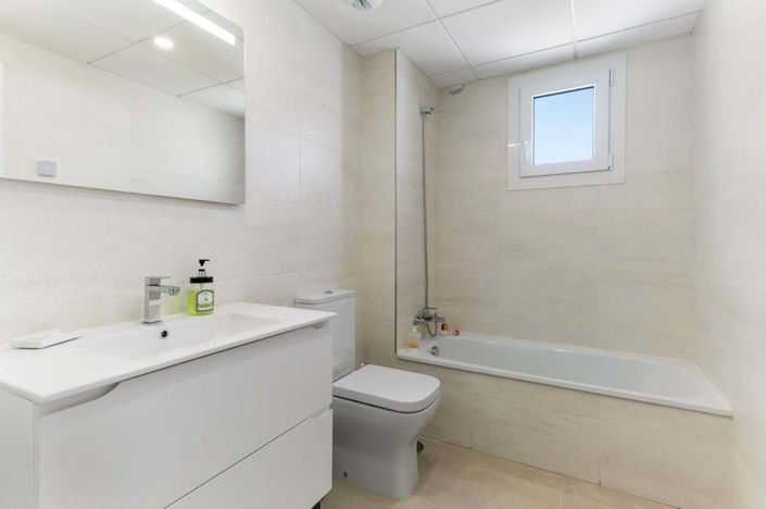 Image No.26-3 Bed Semi-Detached for sale