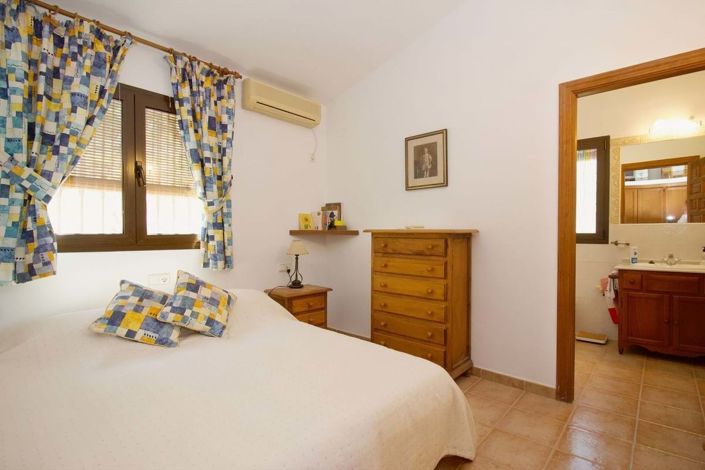 Image No.19-4 Bed Villa for sale