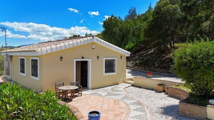 Image No.2-4 Bed Villa for sale