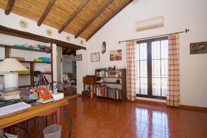 Image No.29-4 Bed Villa for sale