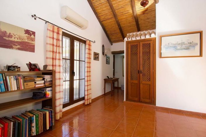 Image No.38-4 Bed Villa for sale