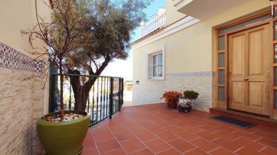 1447-662981-78d1f4f8b6655591b02d22fabb36a692d